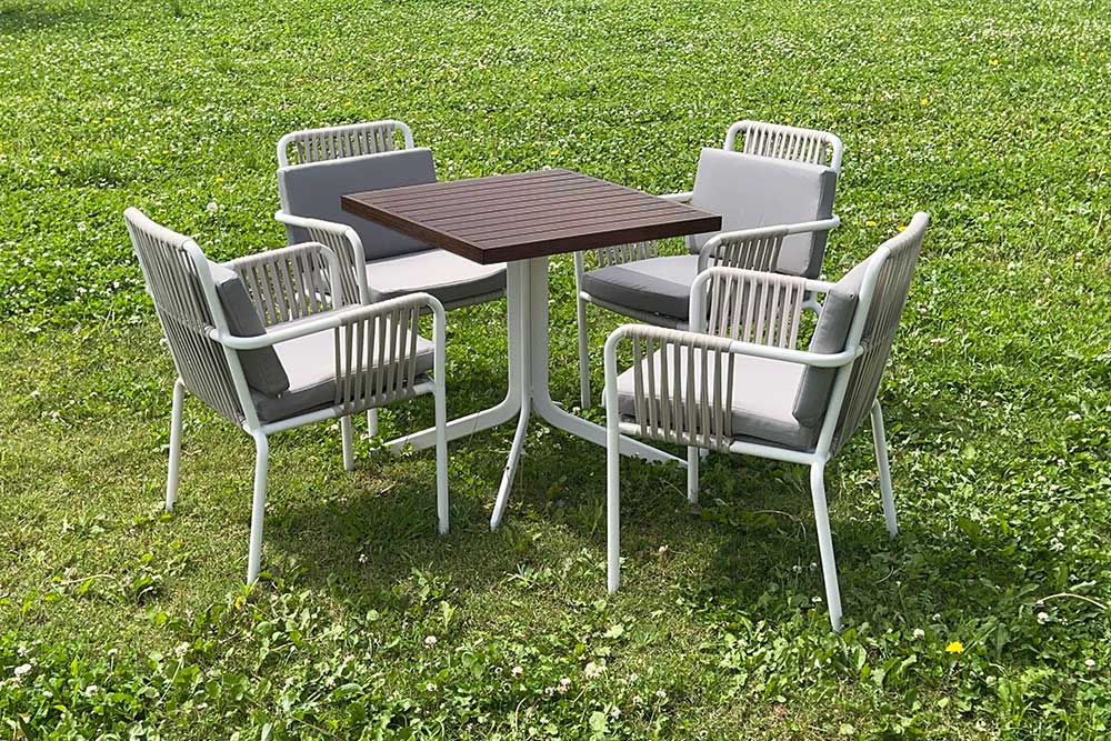 Garden Table 4 Chair with Cushion Set (New)